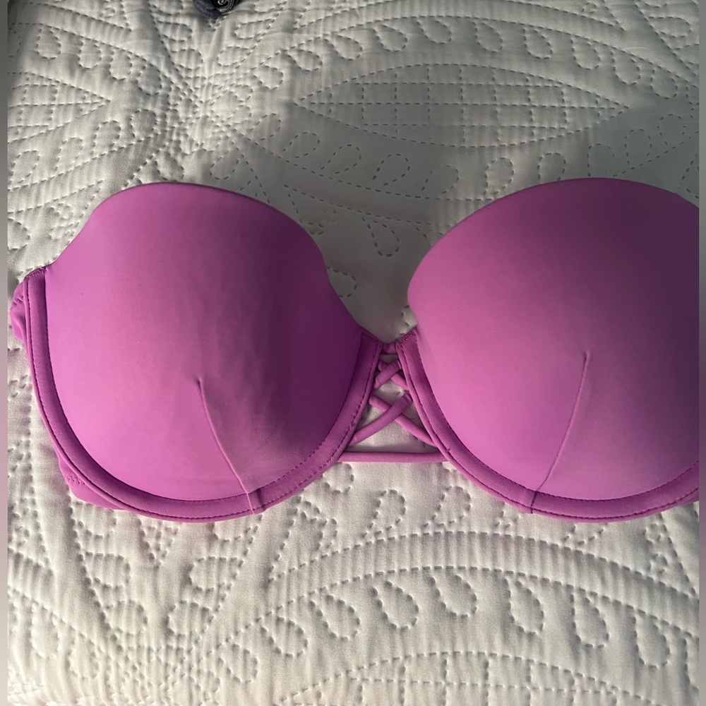 Victoria’s Secret Lavender Bikini Top, has straps